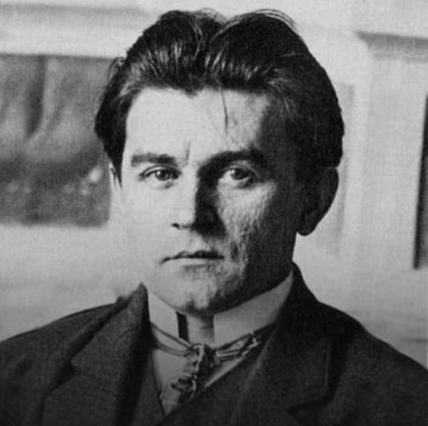 Казимир Малевич (1879–1935) — художник-авангардист, засновник супрематизму та автор «Чорного квадрата»